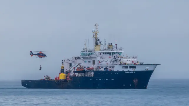 Special delivery for Hanois lighthouse