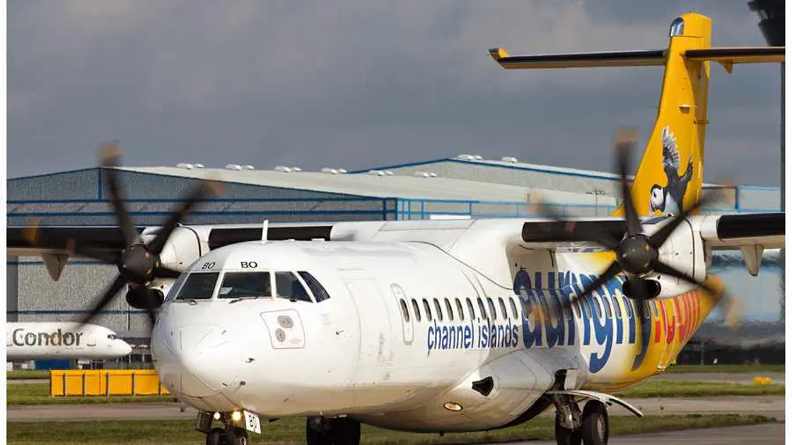 Gatwick reduction idea 'not a worry', says travel agent