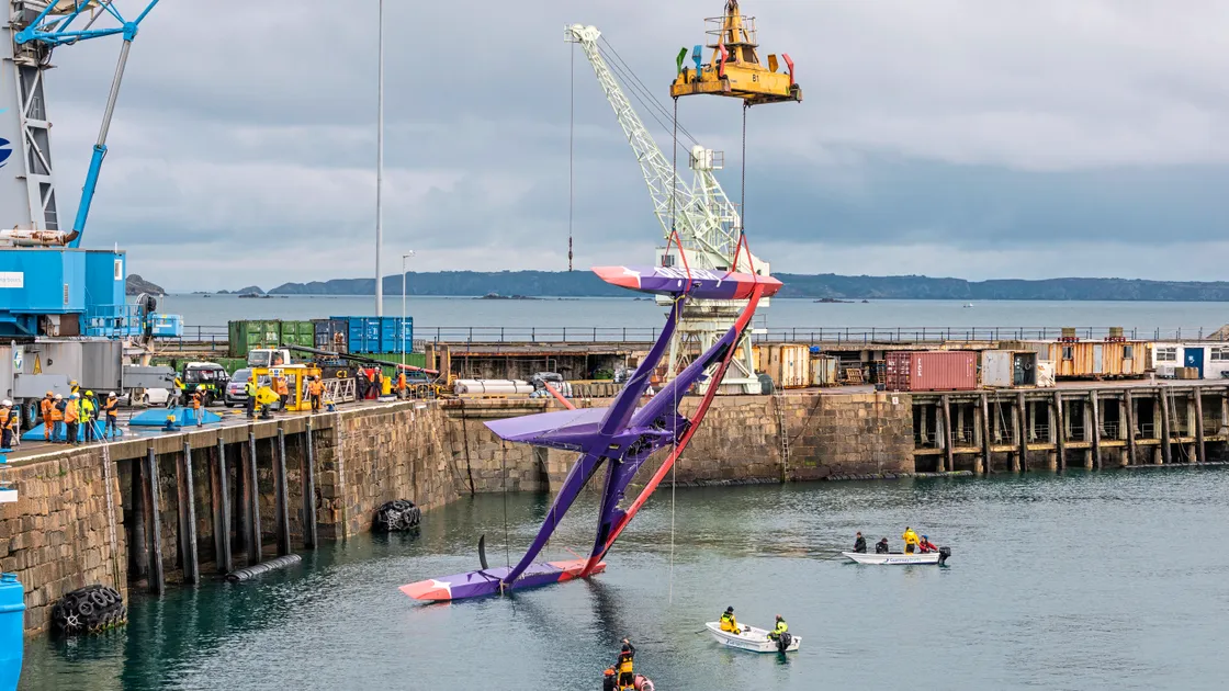 There was a small crowd viewing the flipping of Koesio in St Peter Port Harbour yesterday afternoon after a five-hour trip around the island