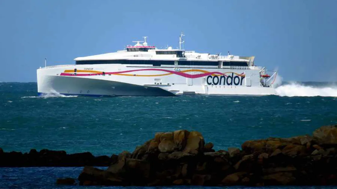 Passengers happy with 'very smooth' ride on ferry