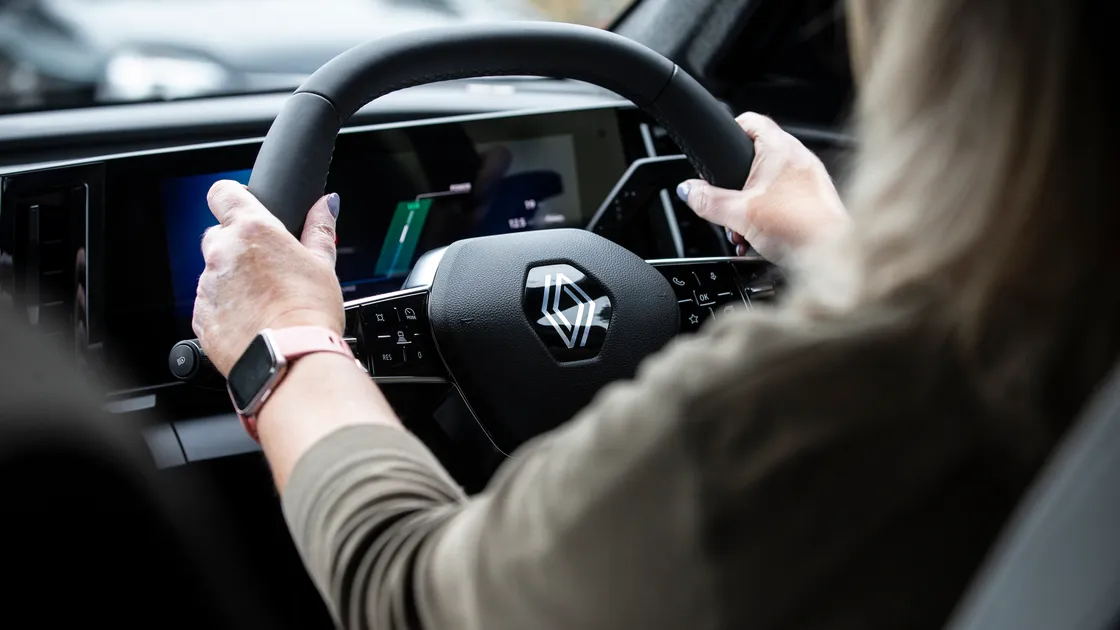 Full driving licences are issued for up to 10 years, but this can be reduced due to several factors, including age, driving categories and any relevant medical conditions.