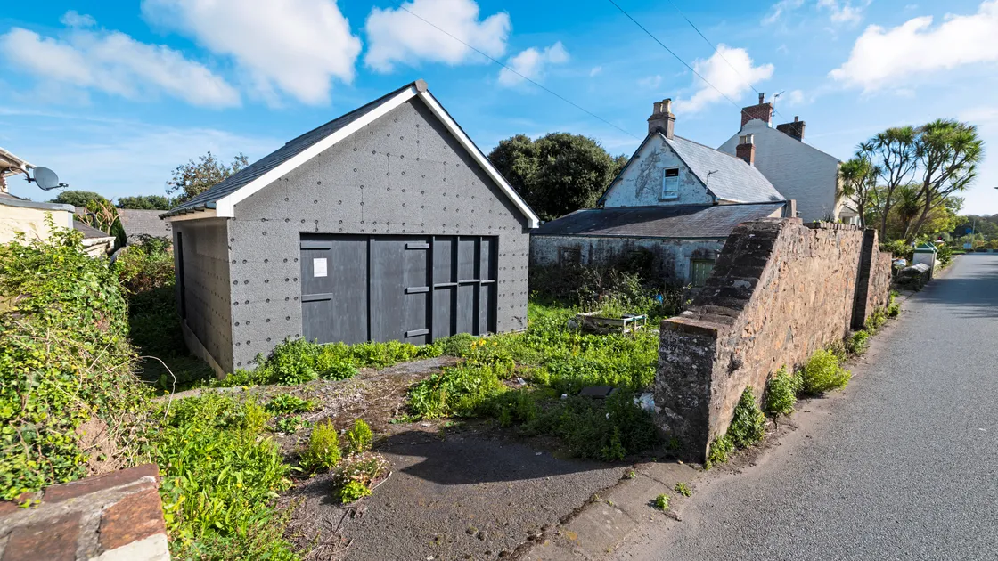 No information was provided by the applicant about whether any measures had been undertaken to use or to market the building for its authorised use