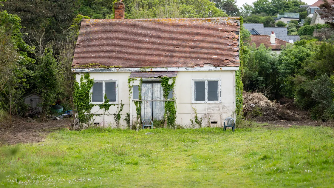 Ruin with a view – Le Rimonet at Rue de la Lague, St Peter’s, made the front page when it went up for sale with Savills in April 2024.