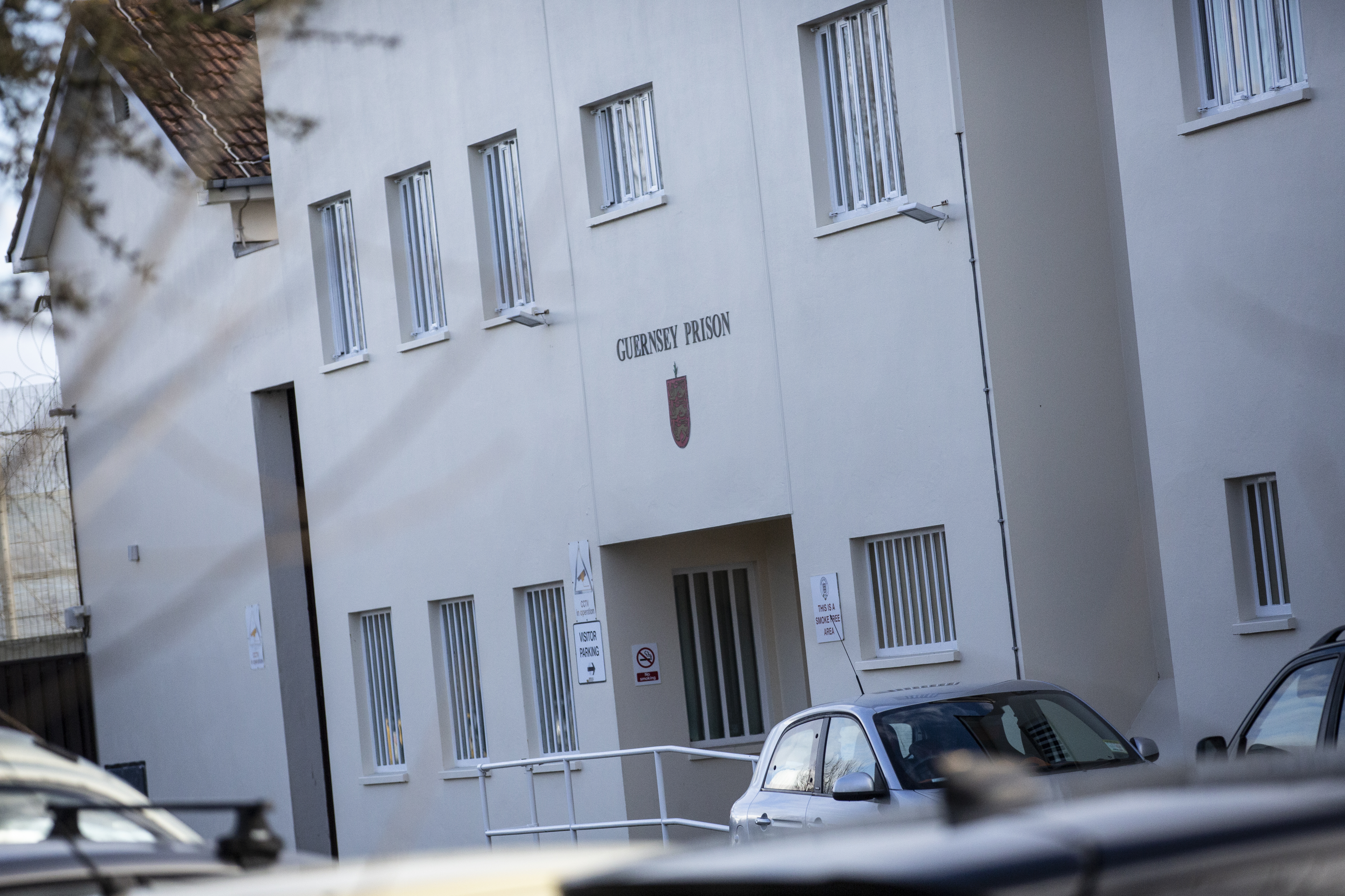 Prison officer arrested for allegedly supplying drugs to inmate