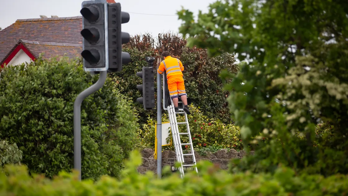 The traffic lights at the Oatlands junction have been repaired after a wiring fault put them out of action on Saturday.  (Picture by Peter Frankland, 30822317)