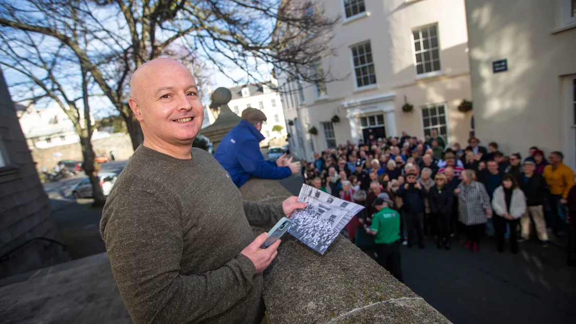 Marco Tersigni at the Royal Court ready to recreate the photo taken at the same spot on Liberation Day 1945 for his second Guernsey Past and Present book. (Picture by Peter Frankland, 31818564)