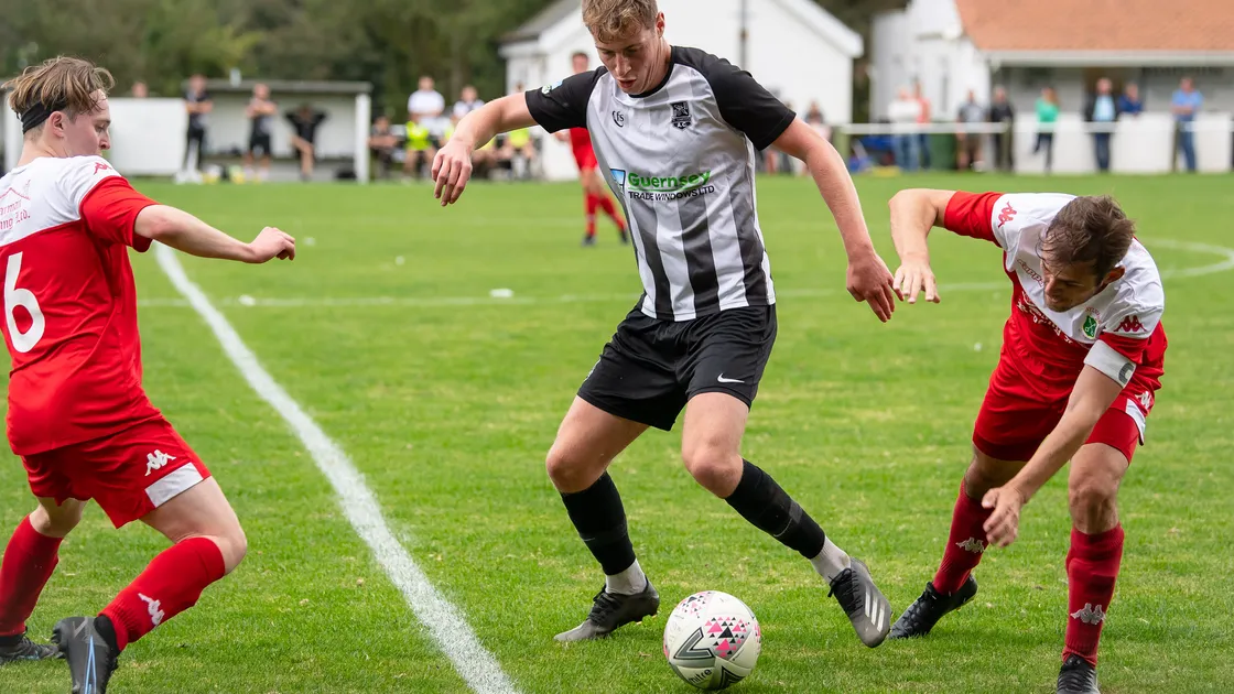St Martin’s midfielder Louis Hunter has recovered from injury. (Picture by Andrew Le Poidevin, 30384538)
