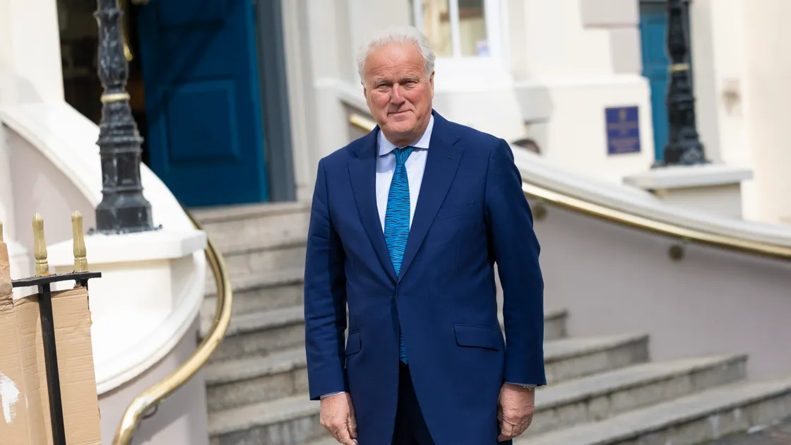 Lord Marland, chairman of the Commonwealth Enterprise and Investment Council, paid a flying visit to Guernsey this yesterday.