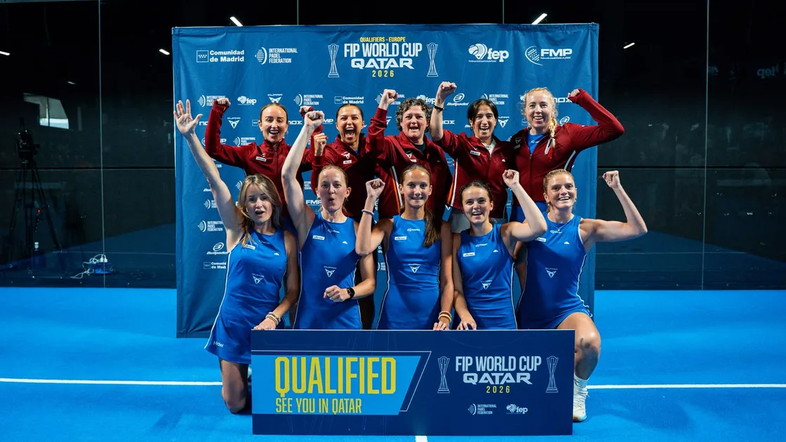 Cheering players from qualifying teams Great Britain (front; Chloe second from right) and Germany (back).