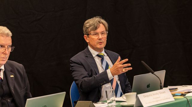 Bid made to delay debate on P&R’s financial plan