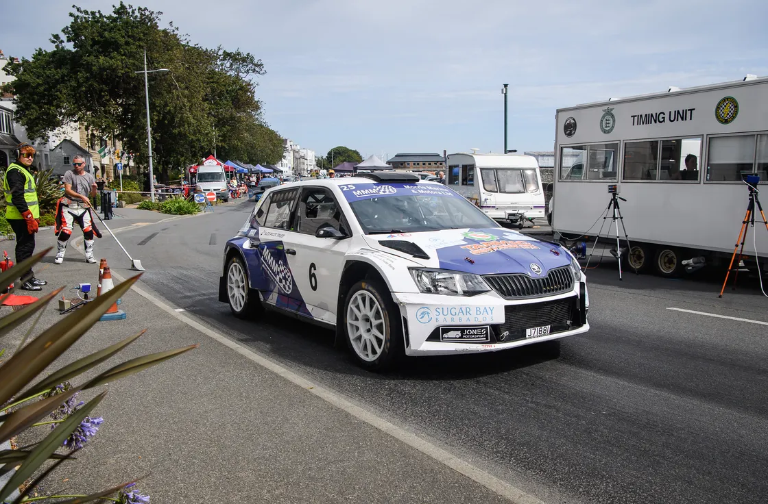 Jersey’s Darryl Morris showed his intentions by beating the old Sports Libra Saloon Rally 4WD unlimited record in practice. He then went on to complete the job in his timed runs.