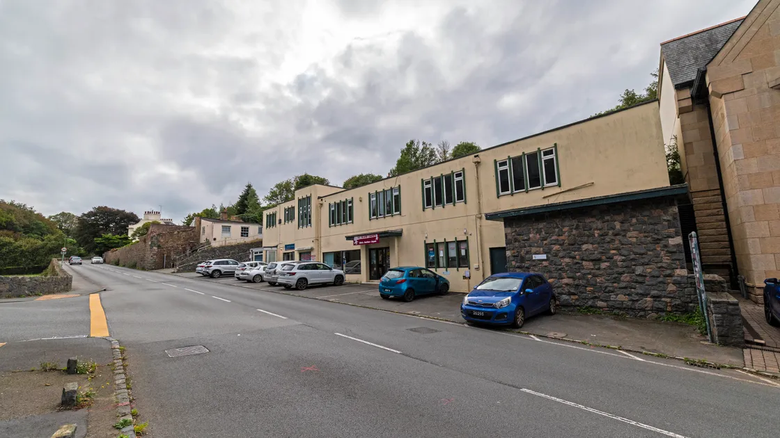 The commercial complex close to Frossard House was home to Best Food Hall until 2006