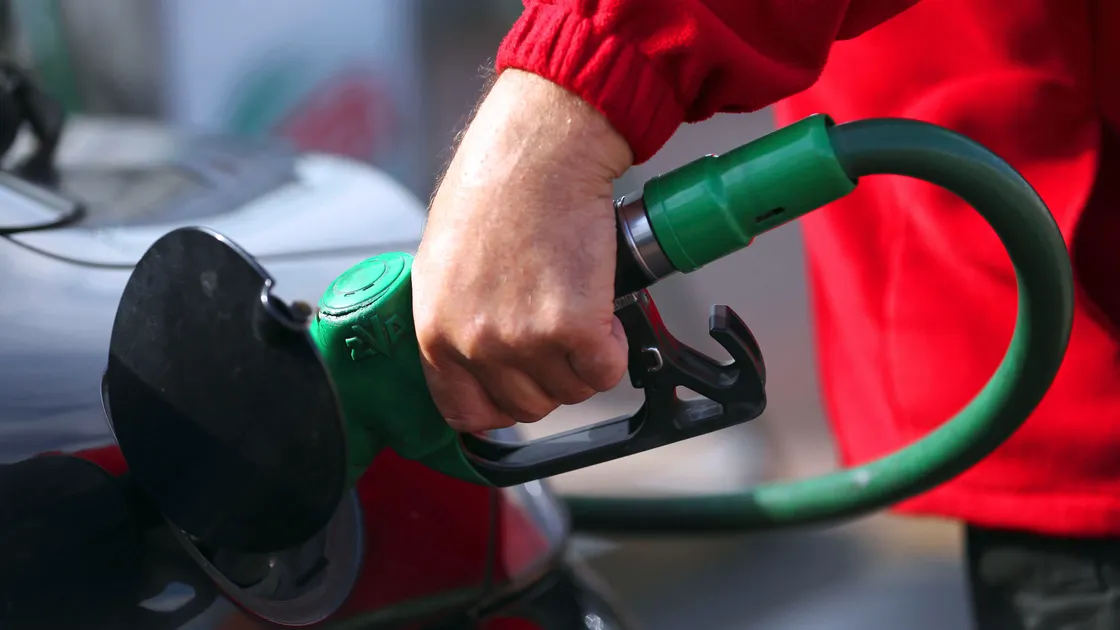 Deputy Ozanne’s amendment asks the States to approve a fuel duty rise of 2.3%, while the Budget is calling for 4.3%