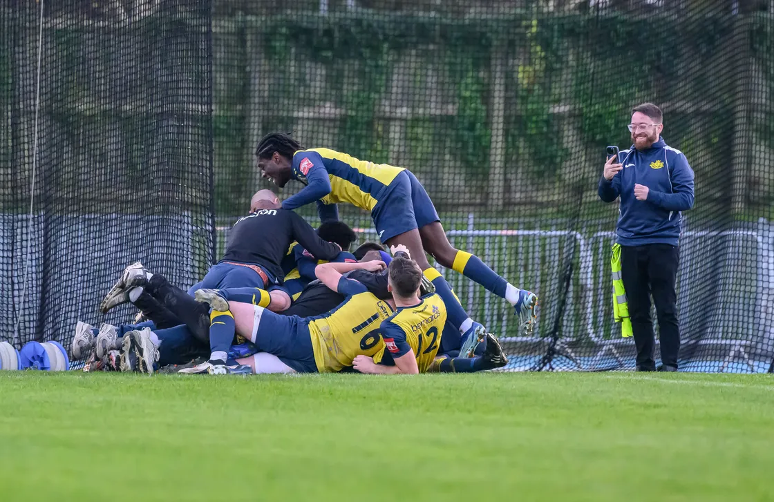 Jubilant Moneyfields celebrate their late winning goal at Footes Lane. (Picture by Andrew Le Poidevin, 33831768)