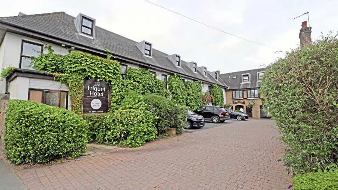 Le Friquet planning luxury lodges