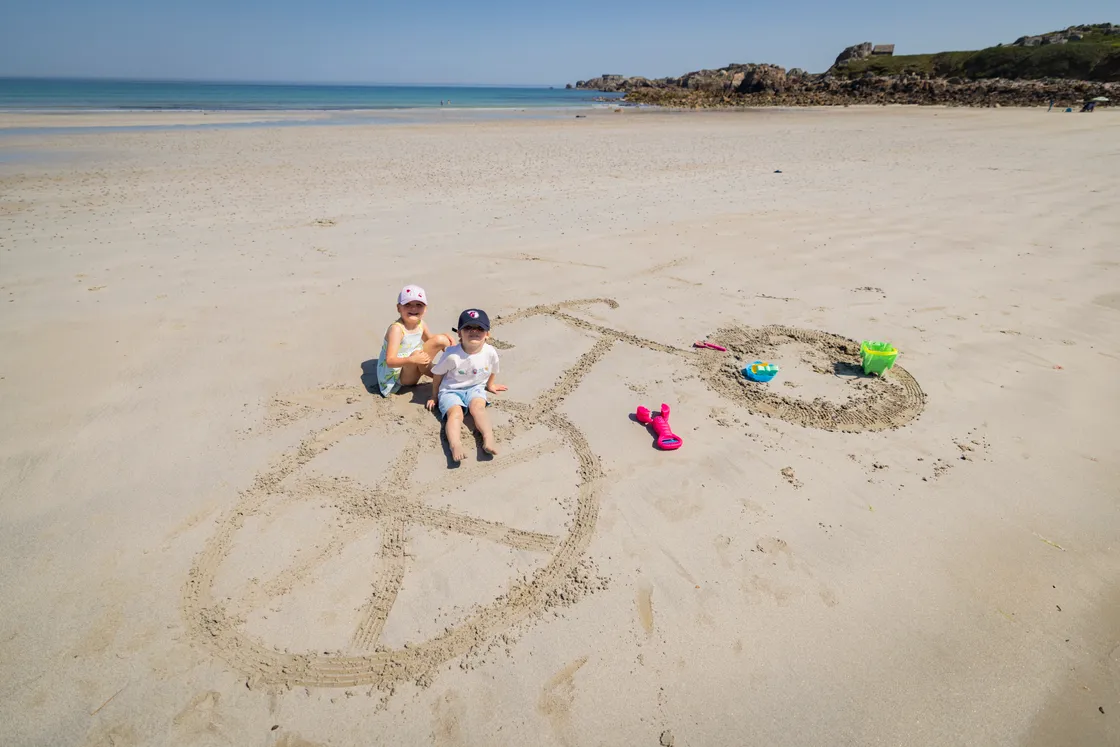 Peter Lloyd was at L’Ancresse with his grandchildren who are visiting from Hampshire.
