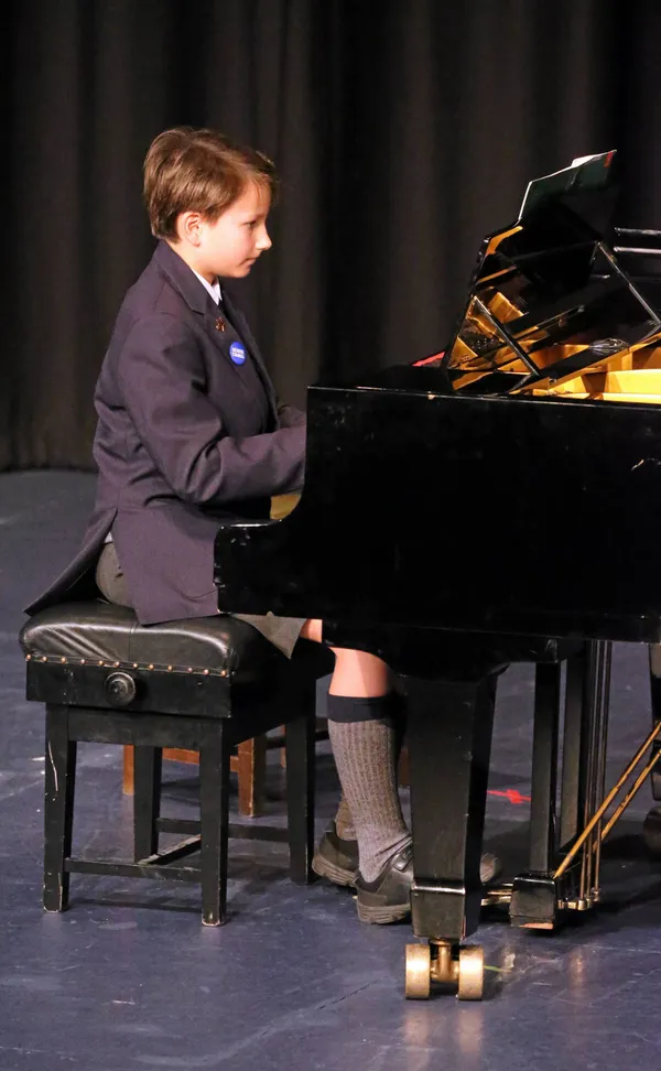 Before he had even come across a harpsichord, Francois was winning classes at Eisteddfod Guernsey – here playing Minuet in G by Beethoven in the under-10 age group.