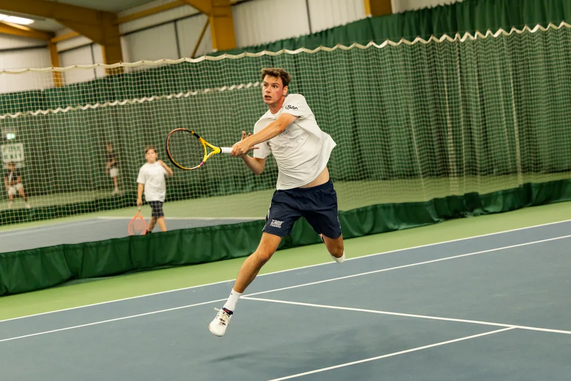 Tom Tuner took the first set in a battling performance