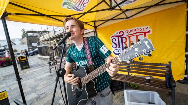 Street festival brings ‘Covent Garden’ vibes to St Peter Port