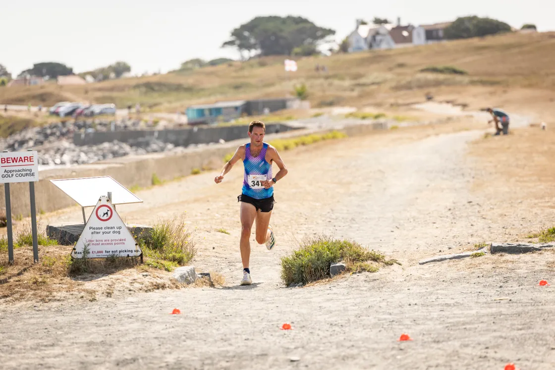 Arid conditions for the Guernsey Athletics cross-country race at L’Ancresse Common this weekend.