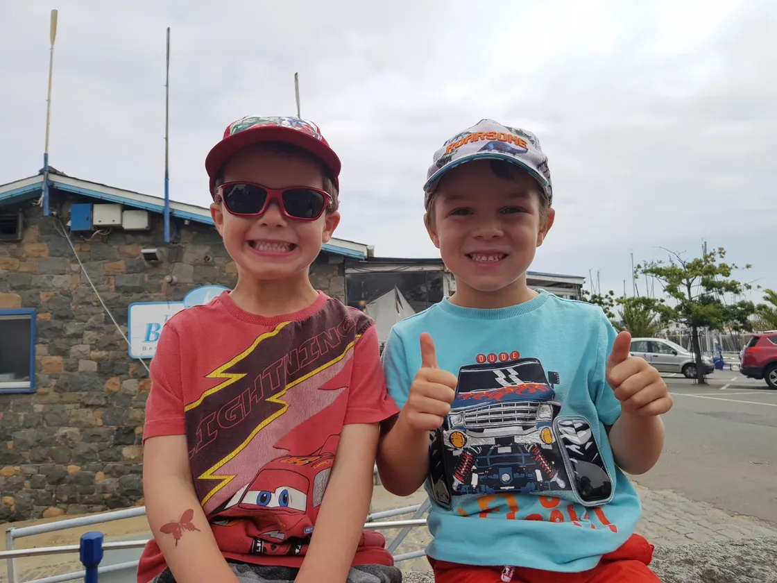 Alfie Skinner, right and Scott Bradbury, both 4, were waiting for the powerboat parade. (Picture by Juliet Pouteaux, 25163781)