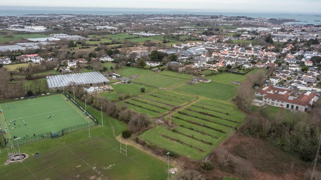 Southfields Property Co. owns the Les Ozouets Vinery site between the road and Footes Lane, which it has been suggested could offer a short-term solution to the housing crisis, with up to 200 modular homes in the area put up and made available for rental. (Picture by Peter Frankland, 34599522)