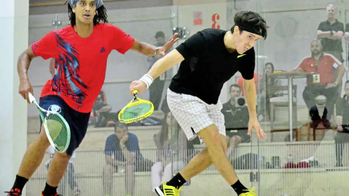 Simpson beats Walker in World Championship opener