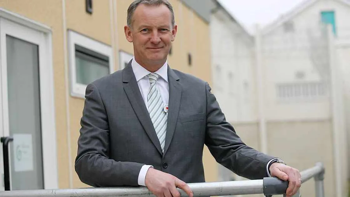 'Prisoners need to phone their kids' - governor