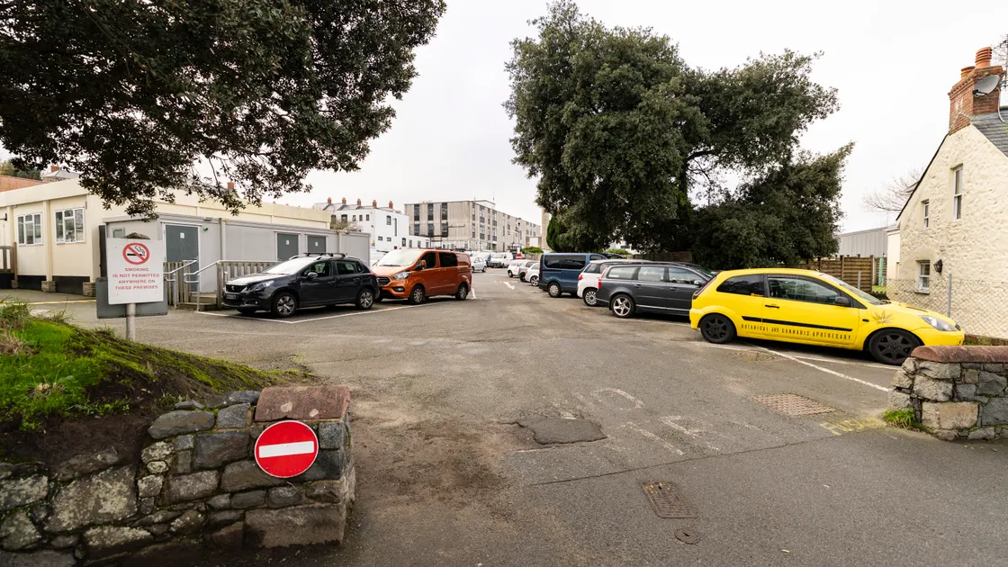 The staff survey identified worrying problems with leadership, staff welfare and poor management standards at the Guernsey Institute, particularly at the former College of Further Education.