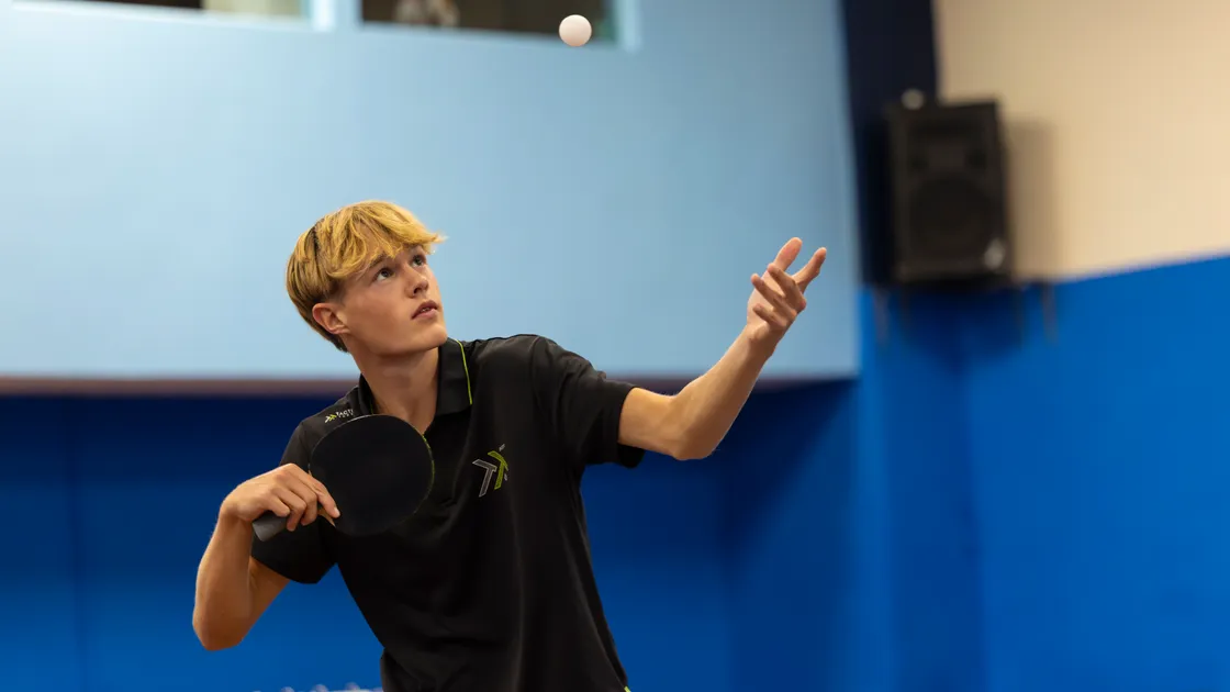 Oskar Cleal won some tight matches to finish as the leading Guernsey player in the CI Junior Top 12 table tennis event at the weekend in fifth