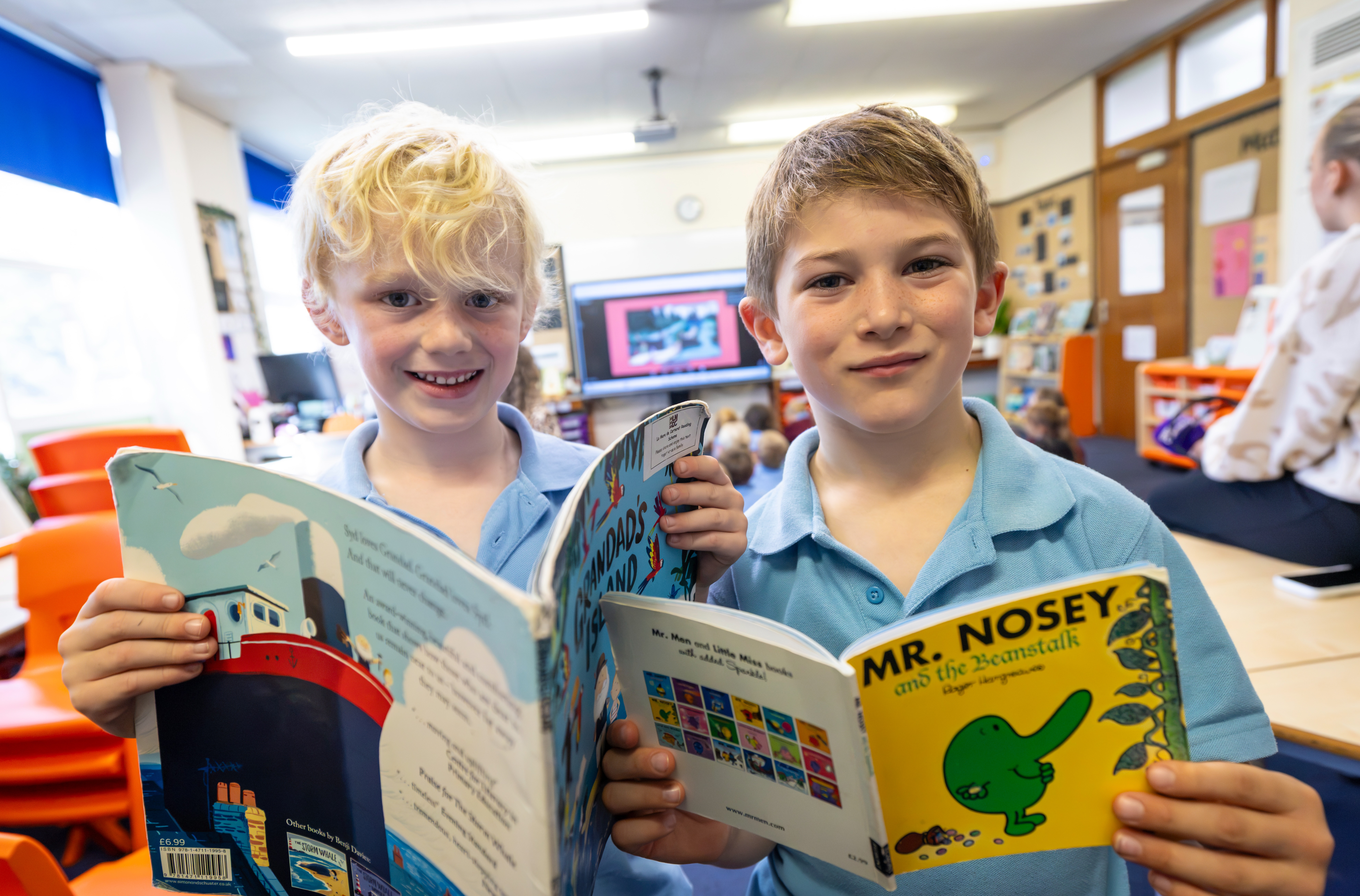 World Record reading attempt held at La Mare Primary