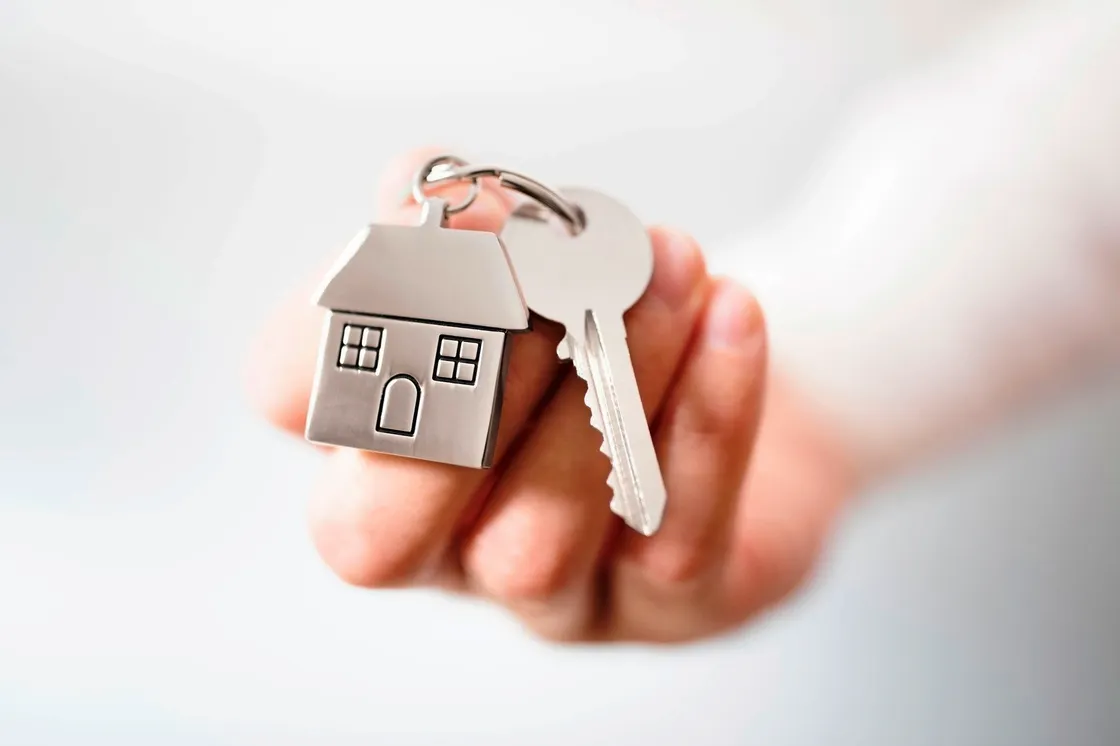 The average cost of a home in the first quarter of this year was £509,906. (29557560)