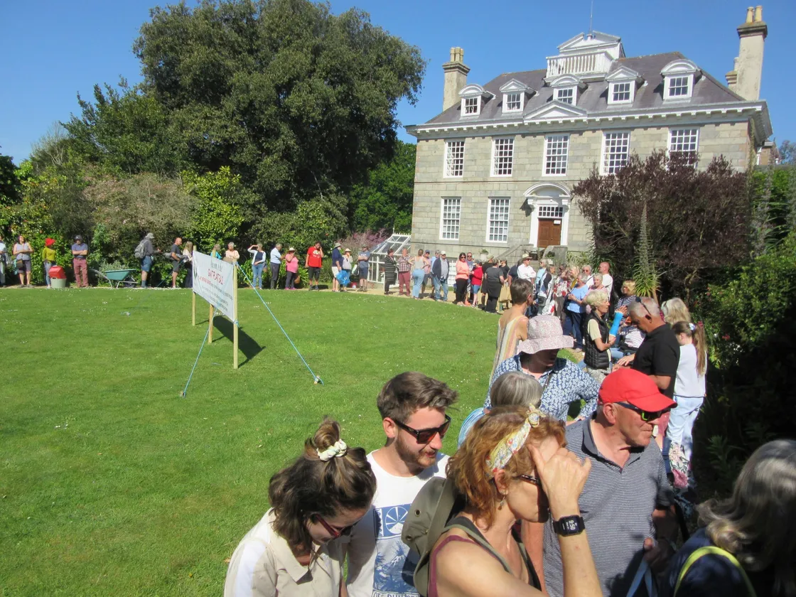 A very busy giant plant sale at Sausmarez Manor. (Picture by Mark Ogier) (29606135)