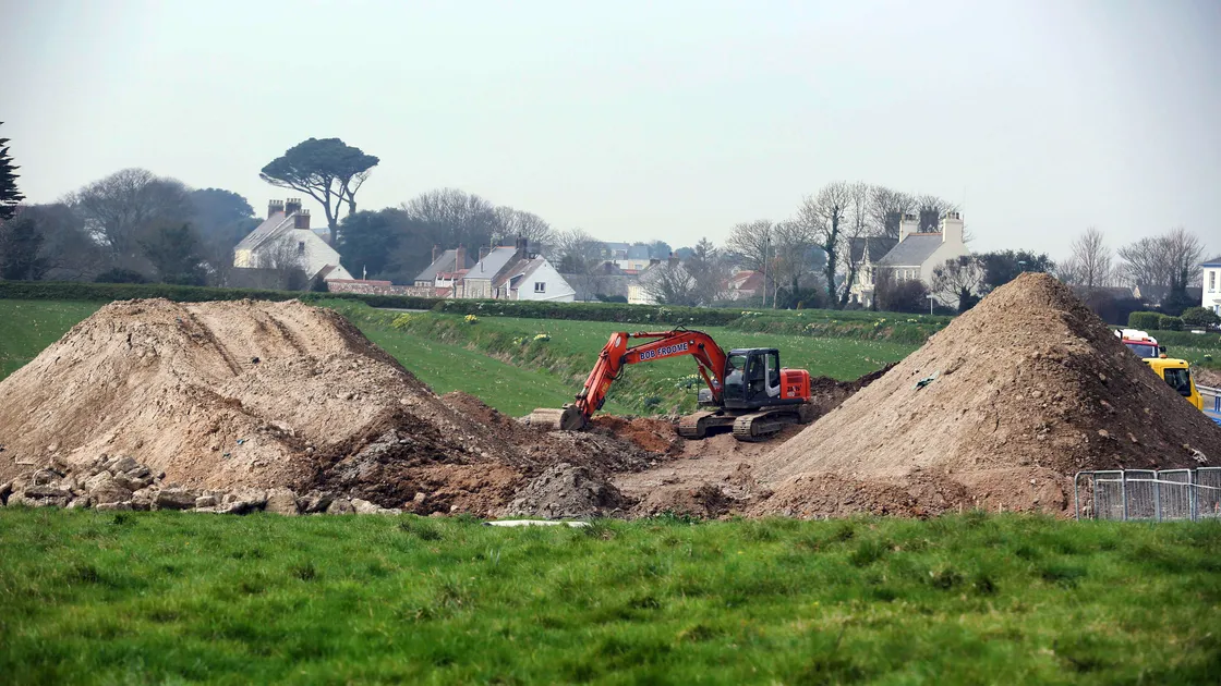 Digging out the PFOS infected earth from the site of the 1999 plane crash on Forest Road. (Picture by Peter Frankland, 31713967)