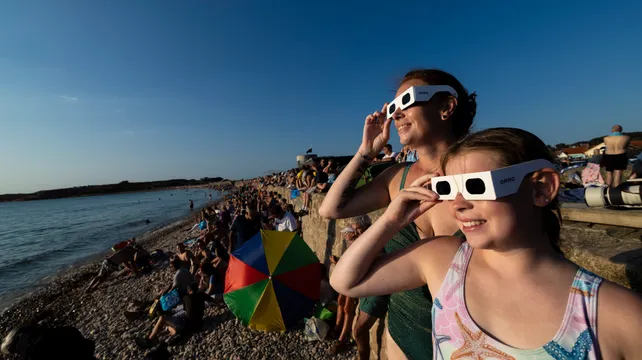 Islanders flock to the west coast to witness partial solar eclipse