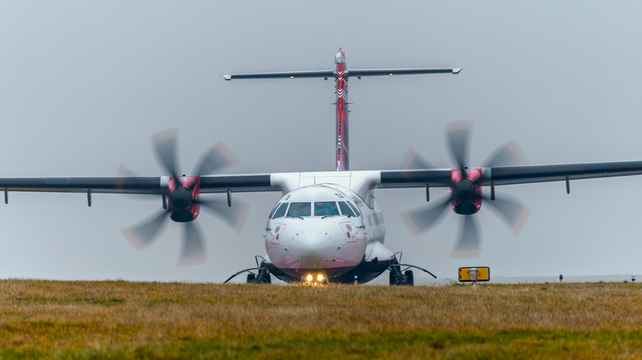 More larger airlines ready to fly to Guernsey, says ED