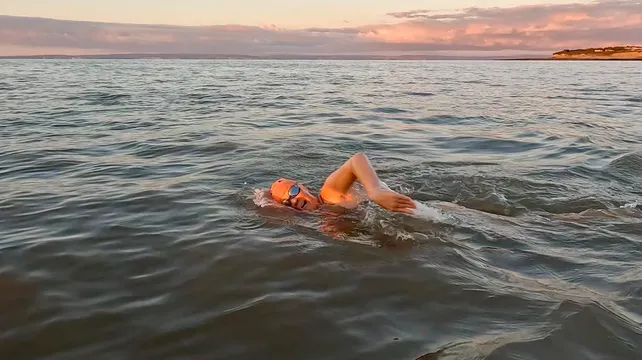 Islander swims the choppy waters of the Bristol Channel