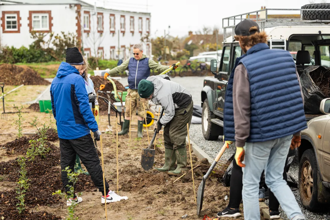 Guernsey Trees for Life’s Andy McCutcheon giving a demonstration to volunteers.