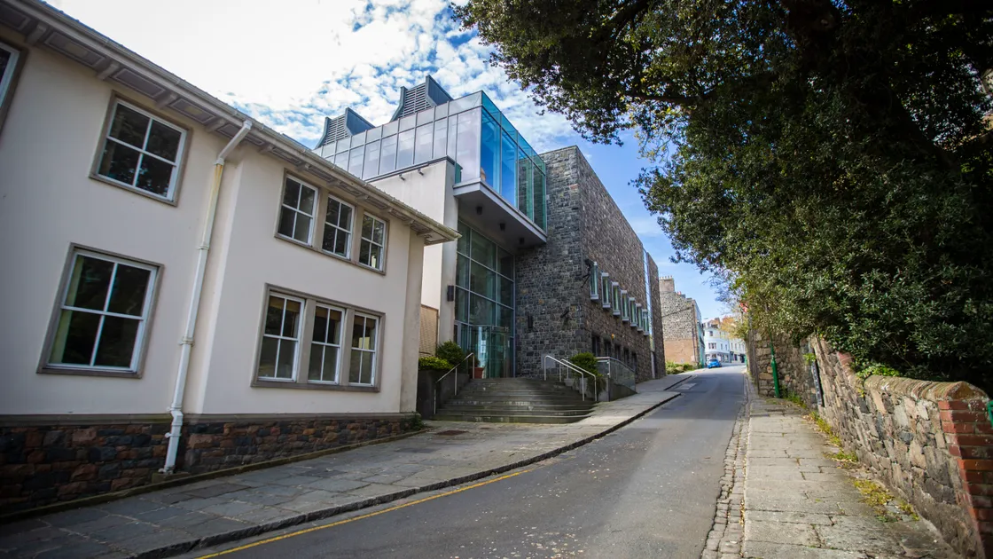 The annual report of the Legal Aid Services is presented as an appendix in the Billet for the October States meeting