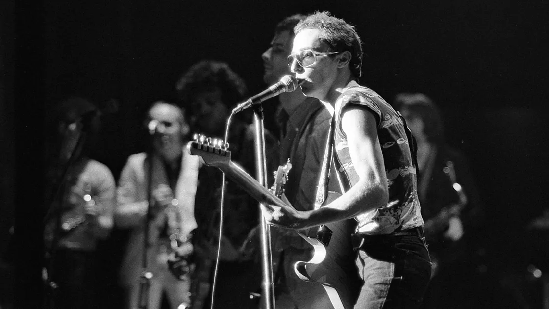 Parker performing at the Cellar Door in Washington DC, December 7 1976, shortly after his career began