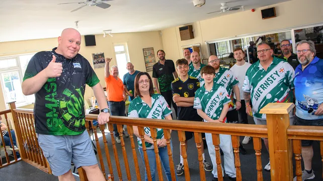 Visiting professional 'Smash' takes on the locals