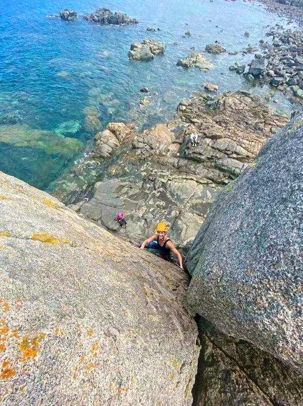 Nicky Pledger completing the first of her 30 outdoor climbs in 30 days. Picture by Zoe Fitch. (29727094)