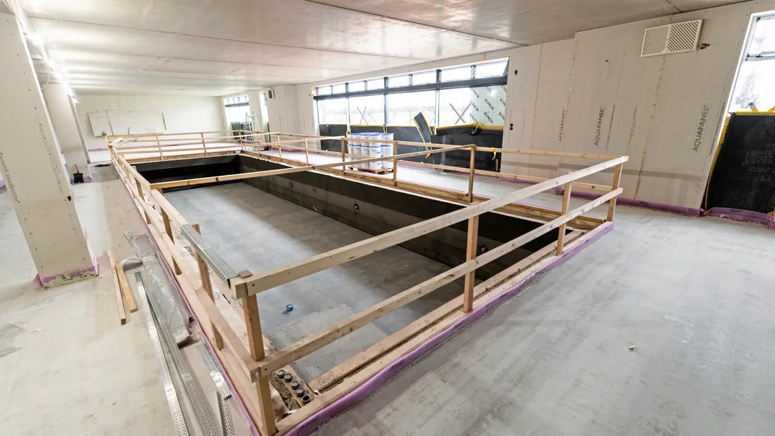 Indoor swimming pool. (33973186)