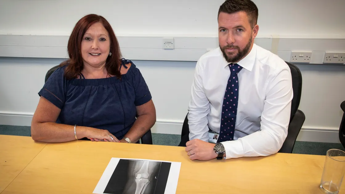 Picture by Sophie Rabey.  10-07-19.  Mr Bradley and Rachel Robins, the first patient to have a partial knee replacement in Guernsey.. (25195269)