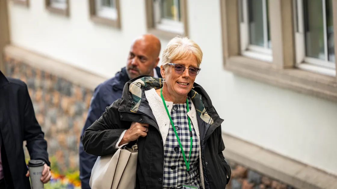 Rhona Humphreys, backed by Forward Guernsey colleague Deputy Tom Rylatt, wants to see P&R target annual savings of 1% when it updates the Funding and Investment Plan later in the year