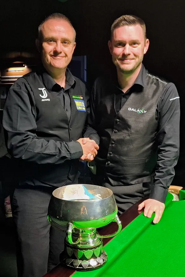 Aaron Canavan and Adam Shorto faced off at the Jersey Mechanics Institute on Friday night.