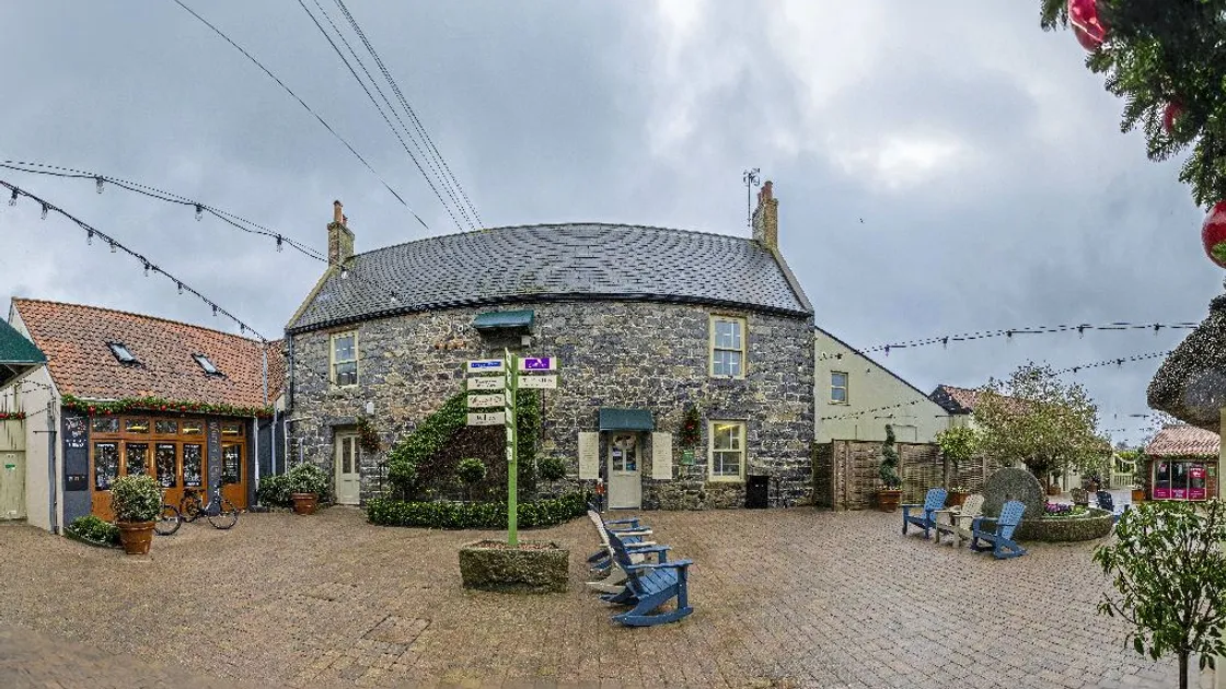 Les Bourgs Hospice wants to set up a charity shop at Oatlands but a planning covenant for the attraction states charity shops are not allowed. 	 (Picture by Peter Frankland, 34525981)