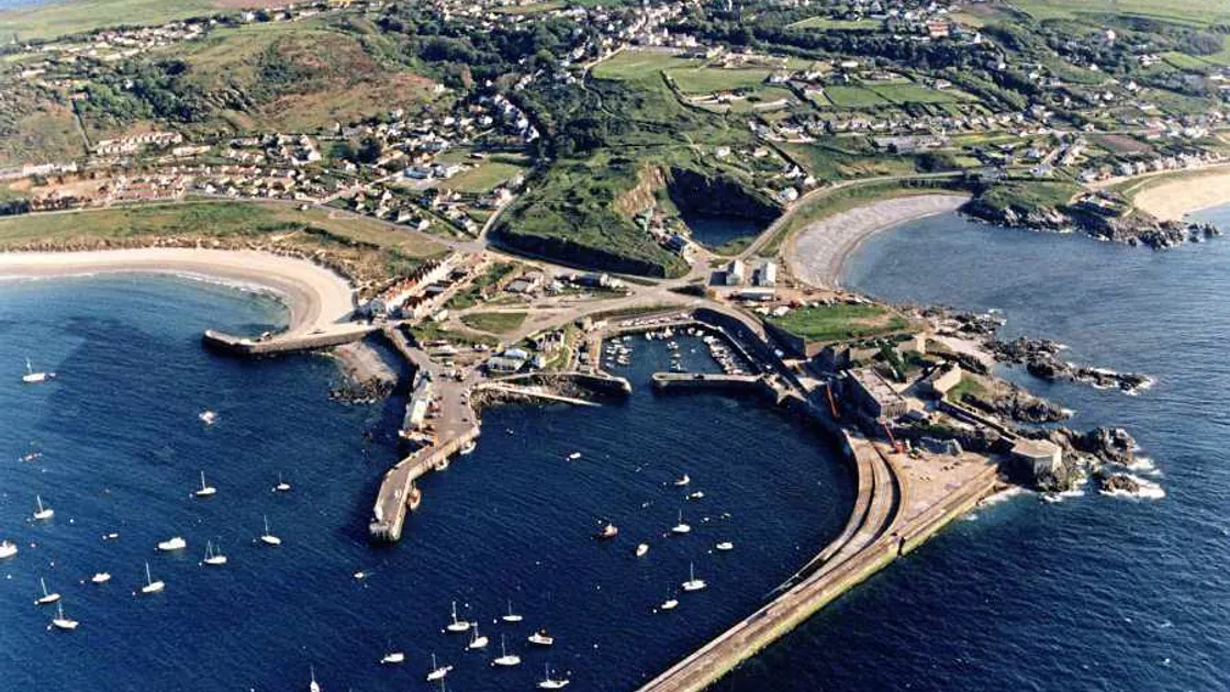 'Alderney needs to set own agenda in the face of Brexit'
