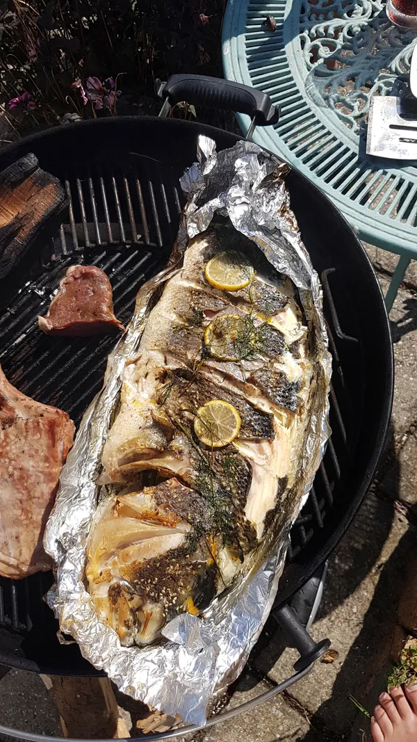 The record-breaking gilt-head bream cooked. (25615375)