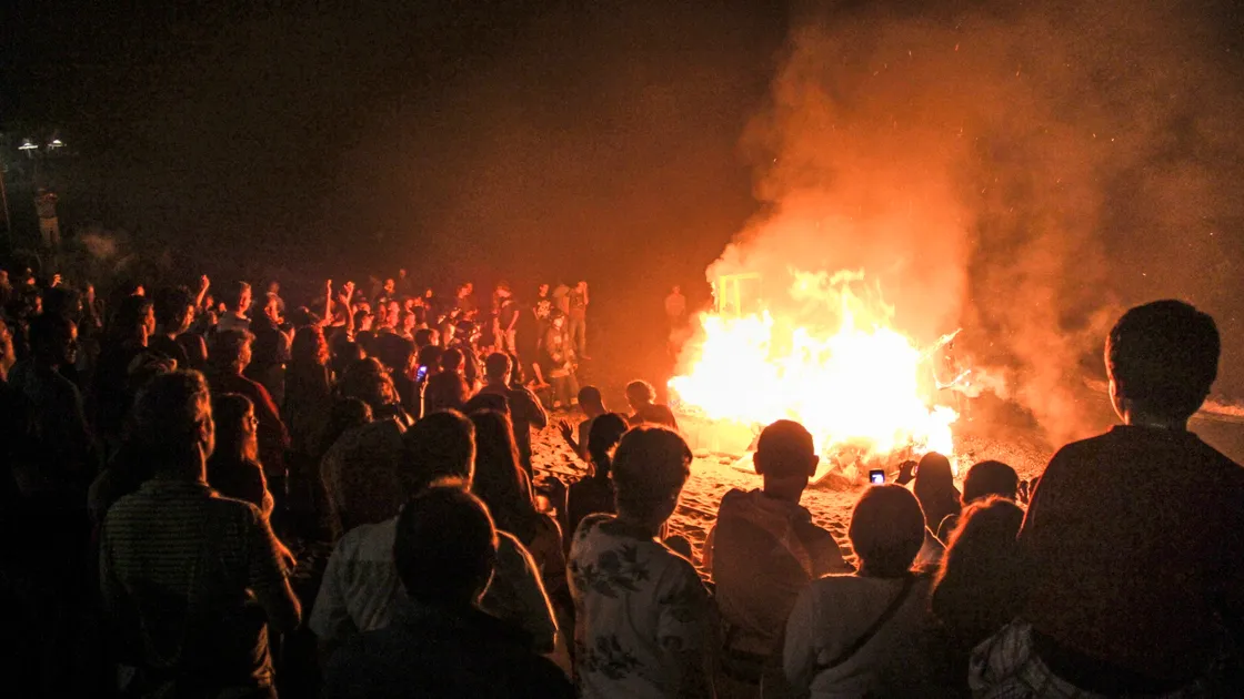 Bonfires attended by more than 20 people have to have gained prior permission from Environmental Health or otherwise be in breach of the new legislation. (26640314)